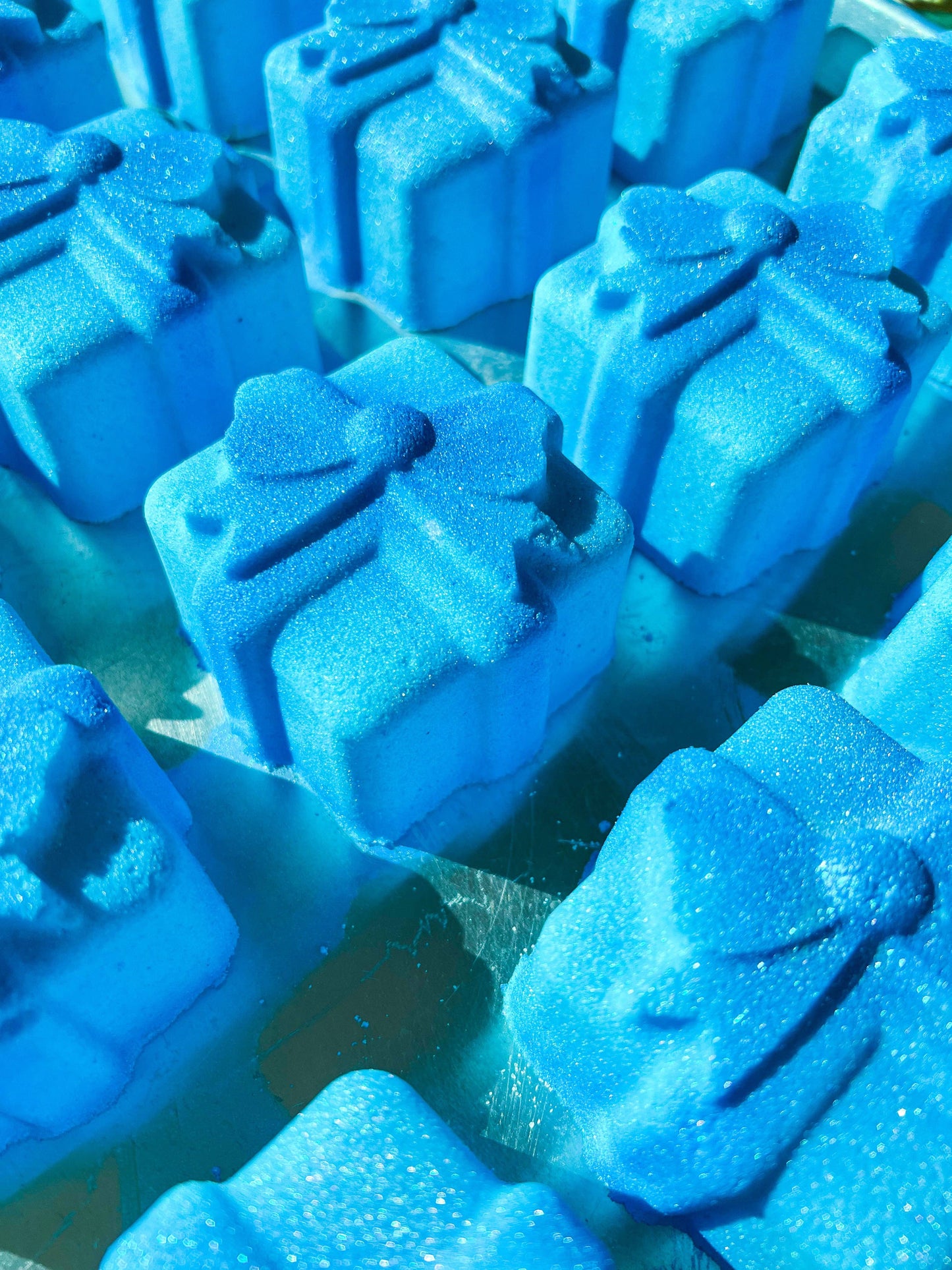 Unwrap the Magic – Crystal-Infused Bath Bomb (XL)