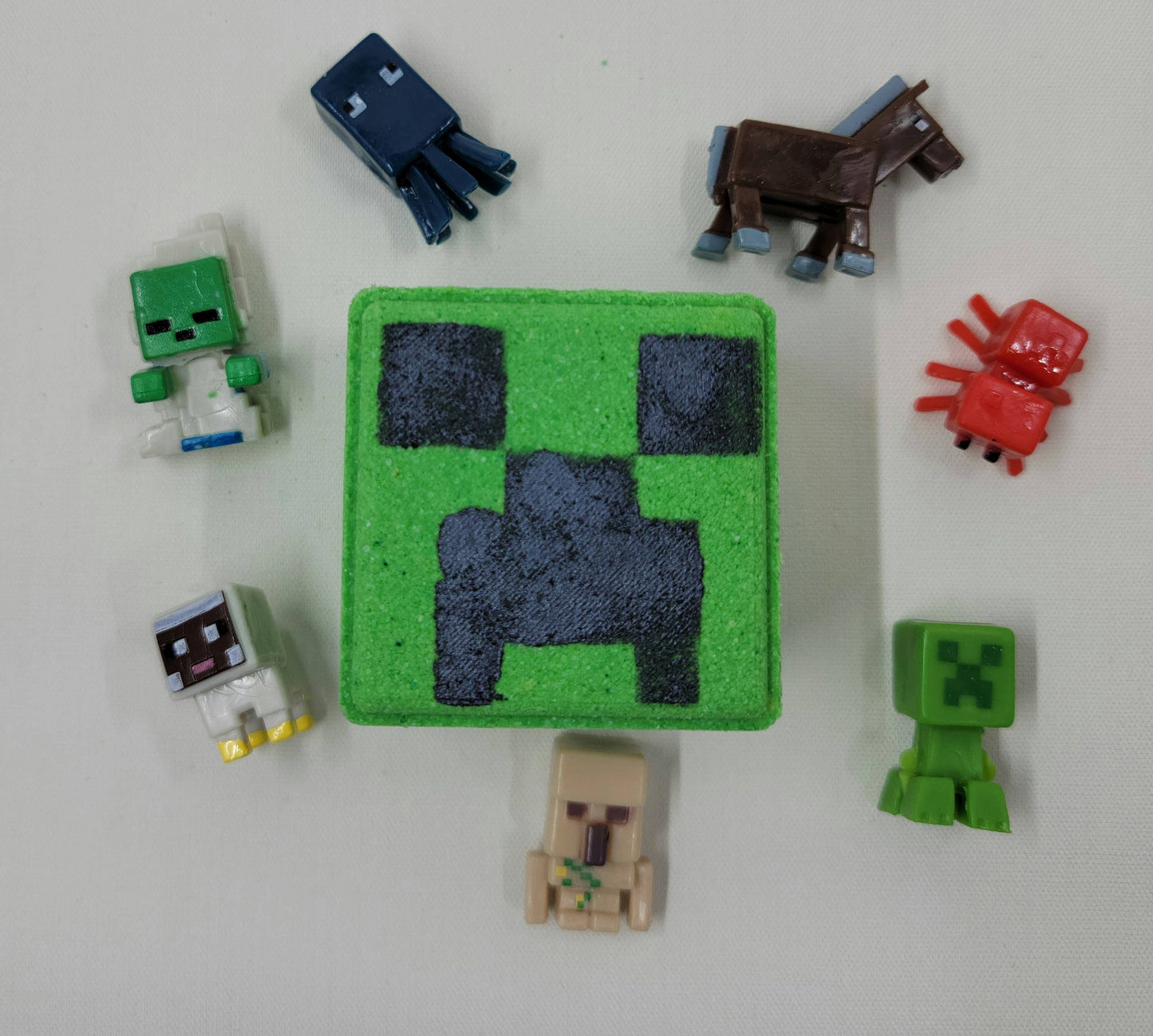 MineBlock - Bath Bomb (Hidden Toy Inside!)