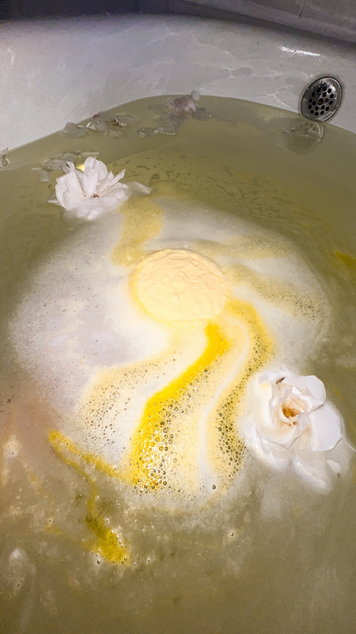 Full Moon - Crystal-Infused BathBomb