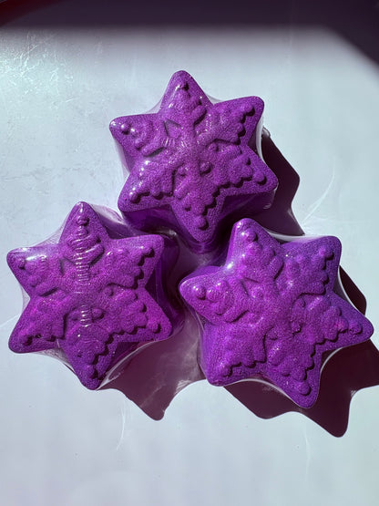 Snowflake Dreams –  Crystal-Infused Bath Bomb (XL)