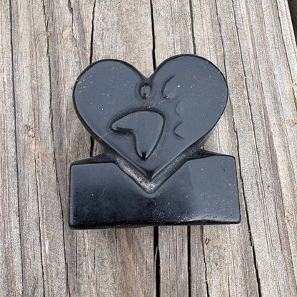 Black Agate Paw Heart Stand
