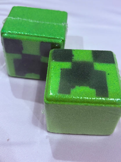 MineBlock - Bath Bomb (Hidden Toy Inside!)