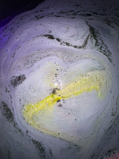 Lunar Kitty - Crystal-Infused BathBomb