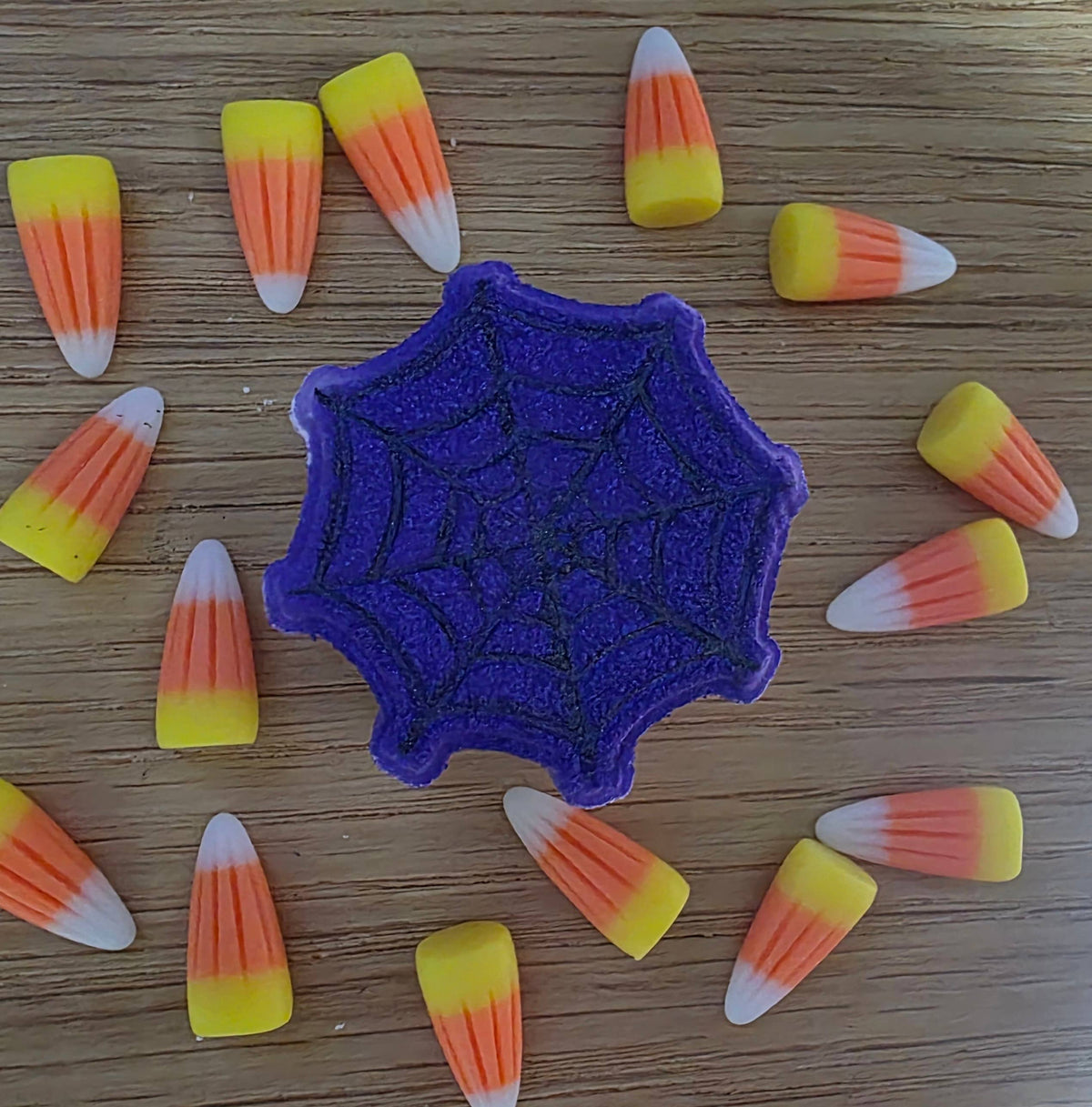Spider Webb Halloween Bath Bomb: Purple